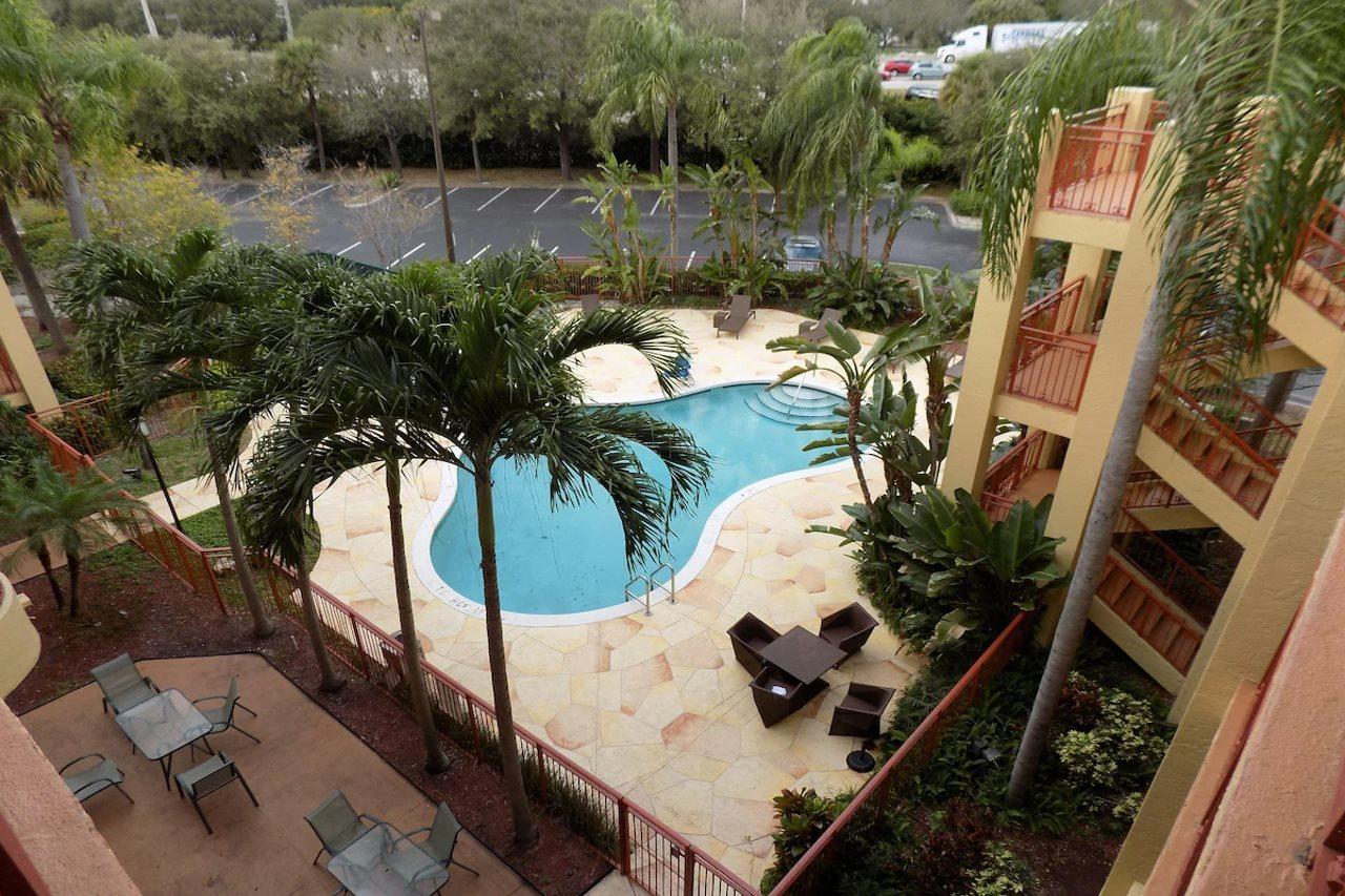 Boca Suites Deerfield Beach; Surestay Collection By BW Exterior photo